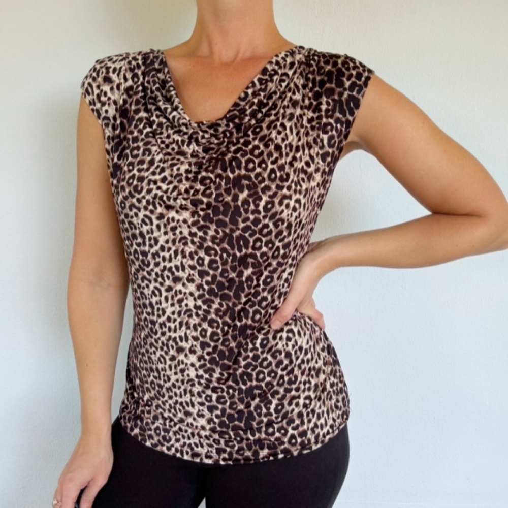 Jennie & Marlis leopard print cowl neck sleeveless stretch blouse size medium